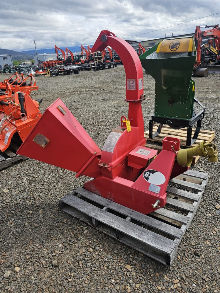 2012 TITAN WOOD CHIPPER